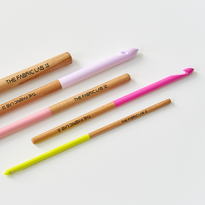 COLOR WOOD CROCHET HOOKS 20CM