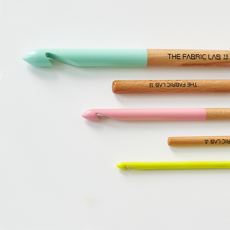 COLOR WOOD CROCHET HOOKS 20CM